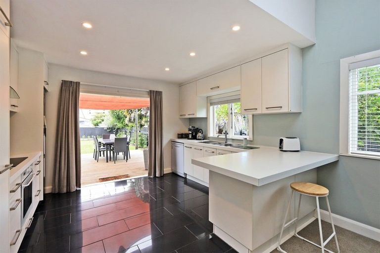 Photo of property in 4 Lamason Street, Greenmeadows, Napier, 4112