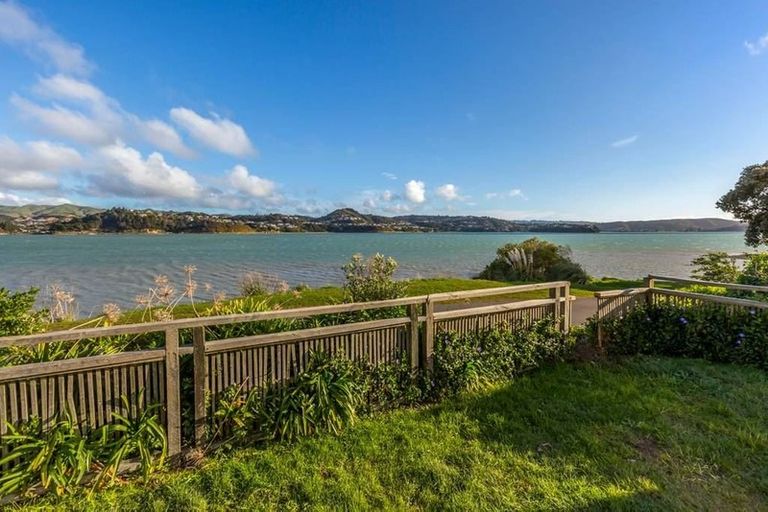 Photo of property in 19a Motukaraka Point, Pauatahanui, Porirua, 5381