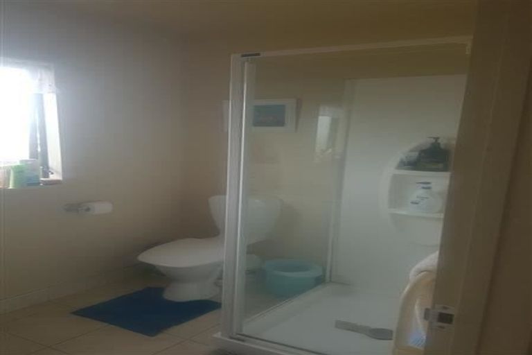 Photo of property in 1/9 Edgewater Grove, Orewa, 0931