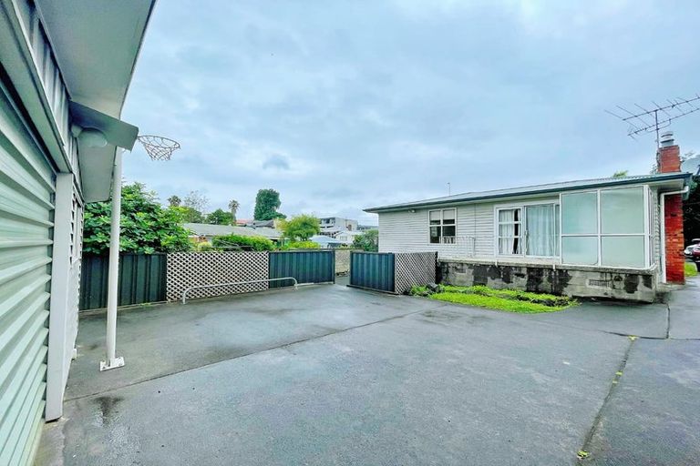 Photo of property in 22 Panama Road, Mount Wellington, Auckland, 1062