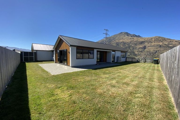 Photo of property in 4 Mulbury Way, Lower Shotover, Queenstown, 9304