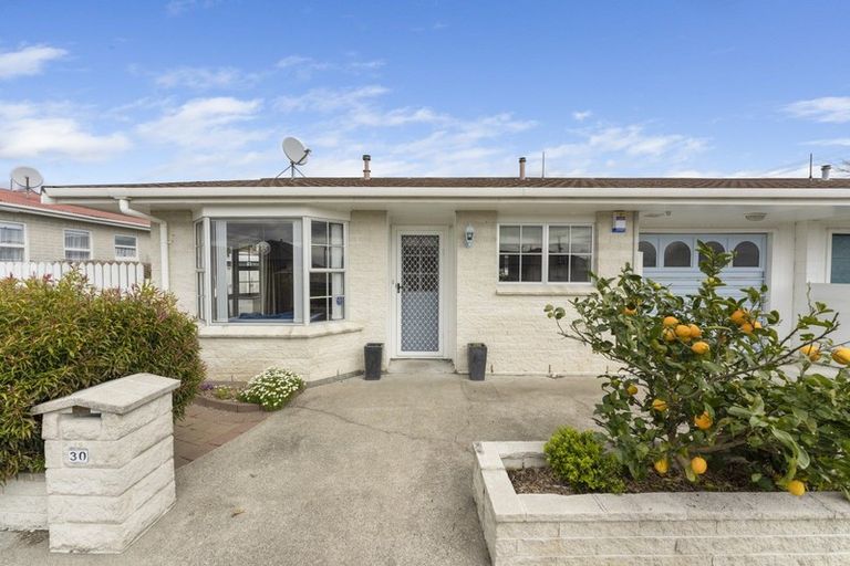 Photo of property in 30 Kent Street, Levin, 5510