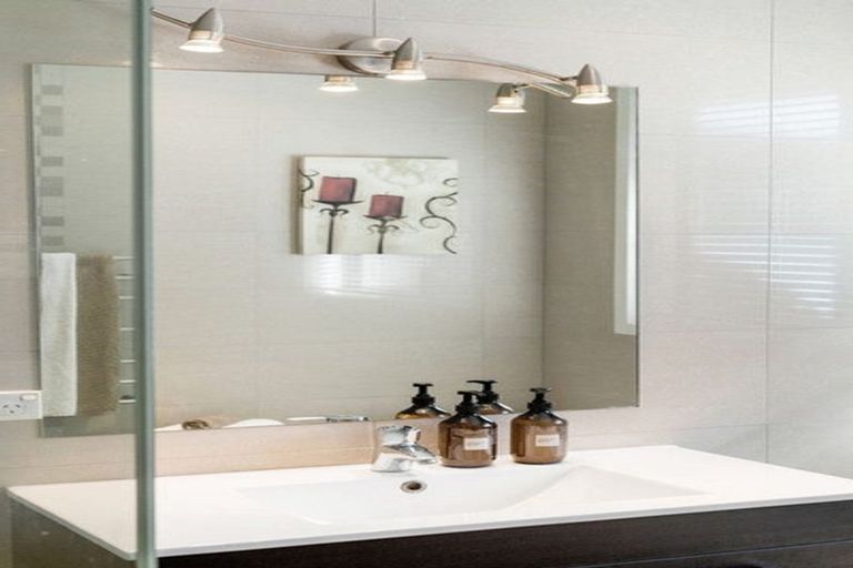 Photo of property in 14 Robieson Street, Roseneath, Wellington, 6011