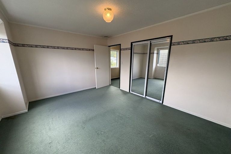 Photo of property in 16 Wagon Road, Stokes Valley, Lower Hutt, 5019
