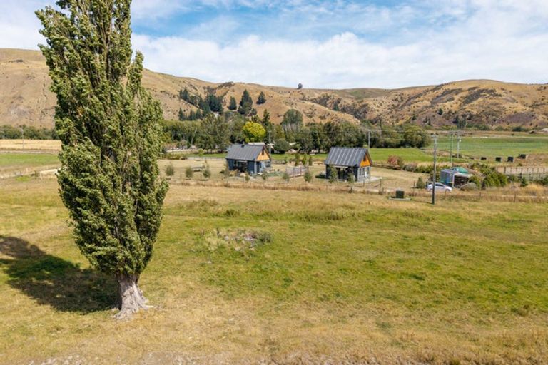 Photo of property in 1535a Teviot Road, Millers Flat, Roxburgh, 9572