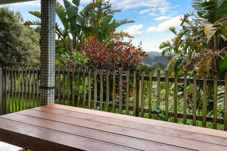 Photo of property in 1069 Scenic Drive North, Swanson, Auckland, 0816