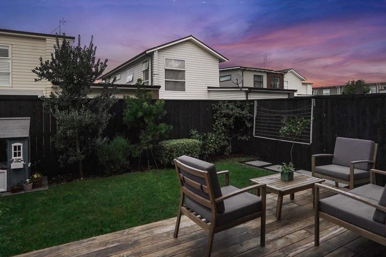 Photo of property in 21 Spotted Dove Road, Hobsonville, Auckland, 0616