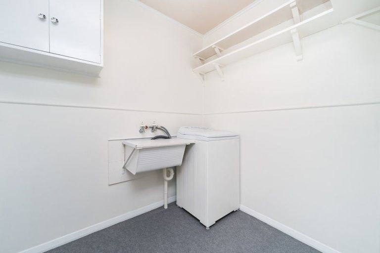 Photo of property in 64 Highbury Avenue, Highbury, Palmerston North, 4412