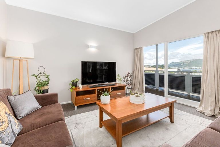 Photo of property in 9 Annan Grove, Papakowhai, Porirua, 5024