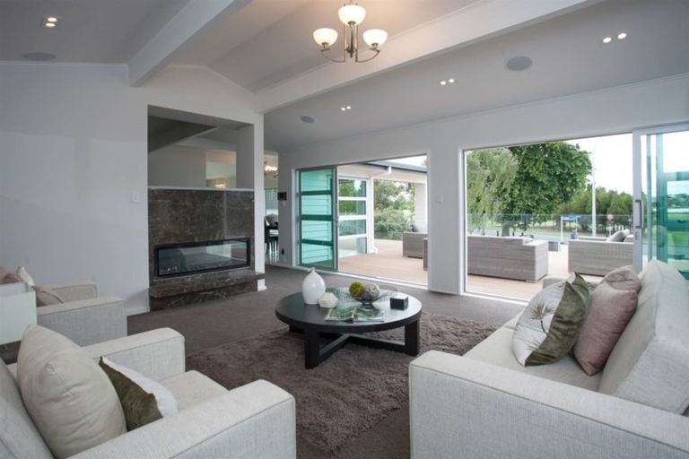 Photo of property in 163 Lake Crescent, Hamilton Lake, Hamilton, 3204