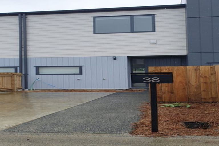 Photo of property in 38 Clay Works Lane, New Lynn, 0600