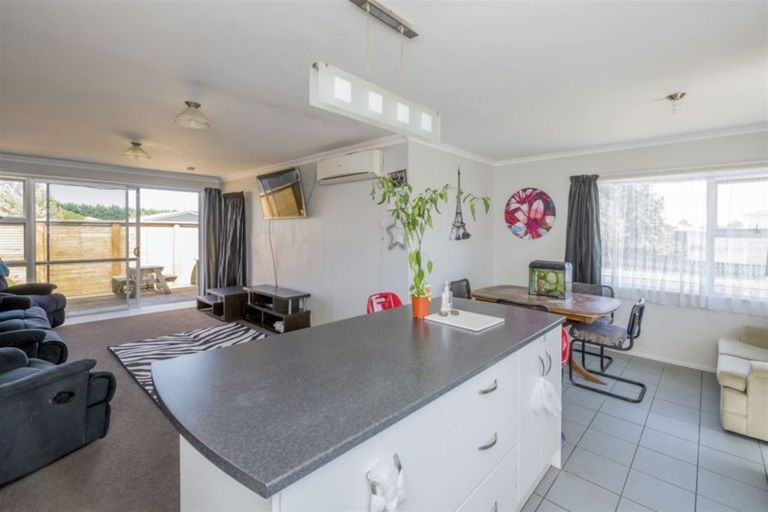 Photo of property in 35 Solway Street, Levin, 5510