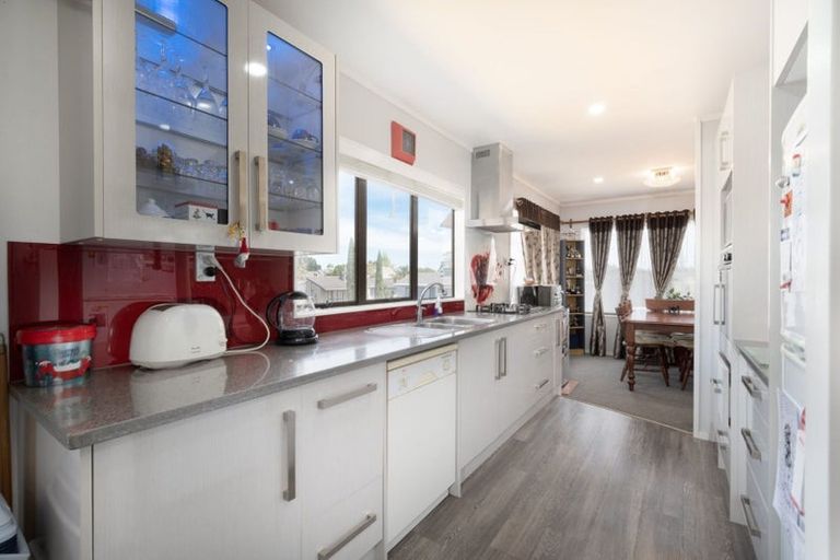 Photo of property in 14 De Quincey Terrace, Highland Park, Auckland, 2010