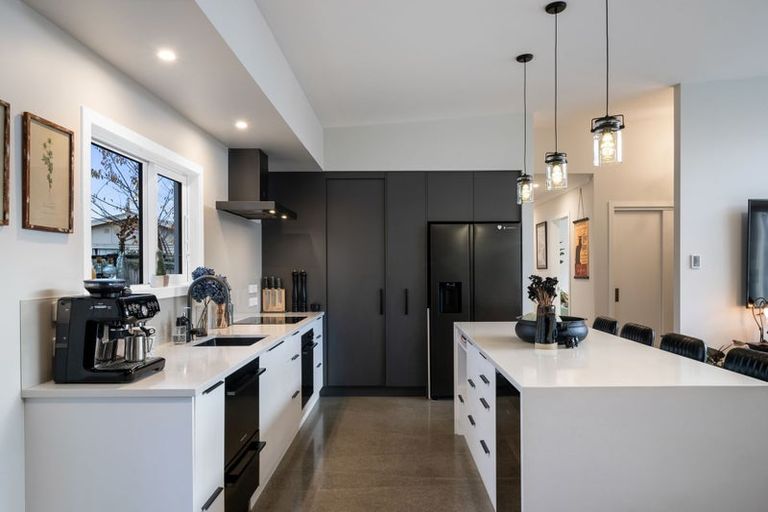 Photo of property in 15b Winton Street, Paraparaumu Beach, Paraparaumu, 5032