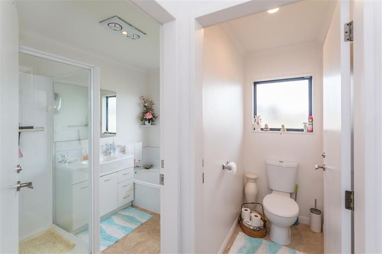 Photo of property in 12 Belle Maison Court, Levin, 5510