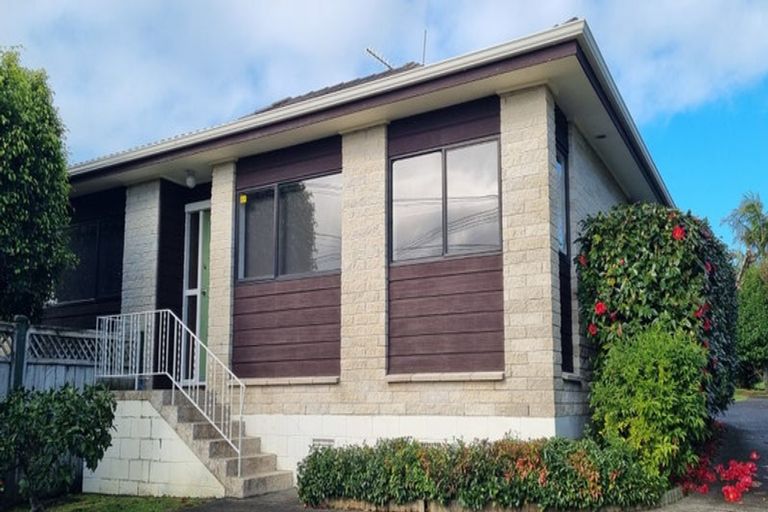 Photo of property in 1/9 Napoleon Avenue, Milford, Auckland, 0620