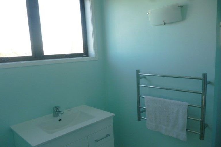 Photo of property in 2/3 Te Akau Crescent, Bucklands Beach, Auckland, 2012