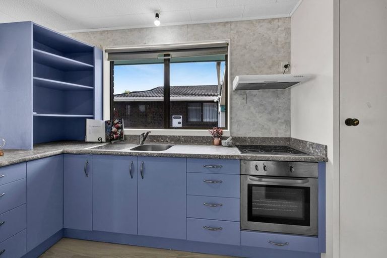 Photo of property in 1/7 Mahoe Street, Strandon, New Plymouth, 4312