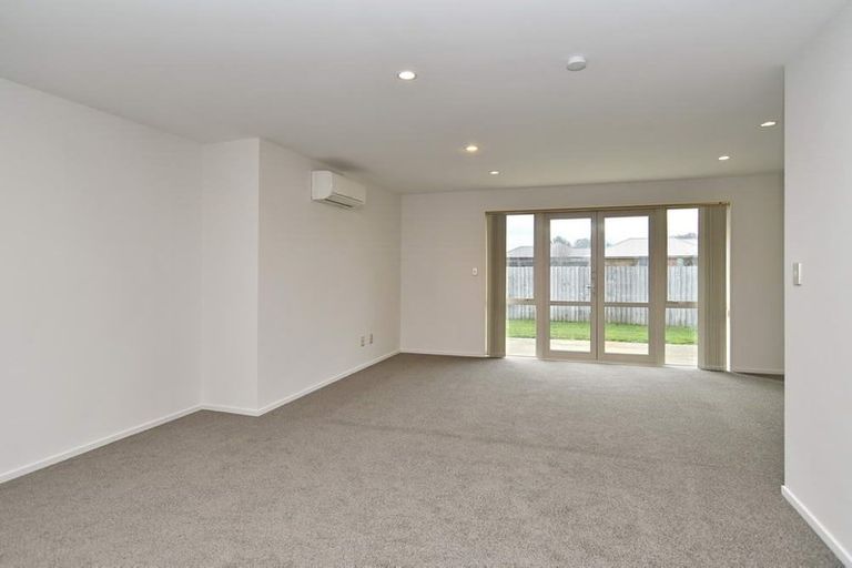 Photo of property in 18 Maple Place, Rangiora, 7400