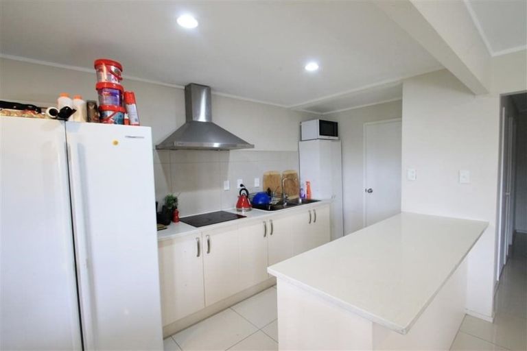 Photo of property in 4 Santiago Crescent, Unsworth Heights, Auckland, 0632