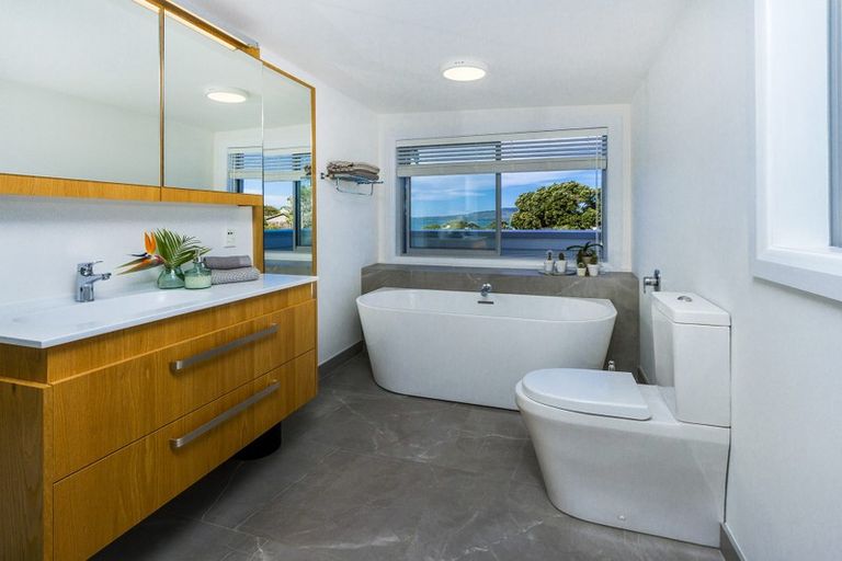 Photo of property in 17 Ocean View Road, Milford, Auckland, 0620
