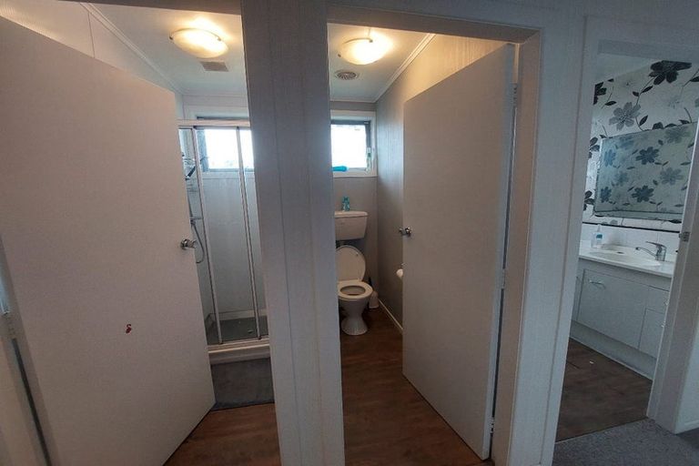 Photo of property in 134g Huatoki Street, Frankleigh Park, New Plymouth, 4310