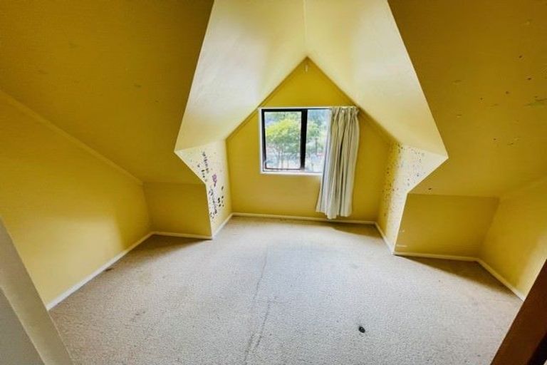 Photo of property in 3 Hastings Grove, Wainuiomata, Lower Hutt, 5014