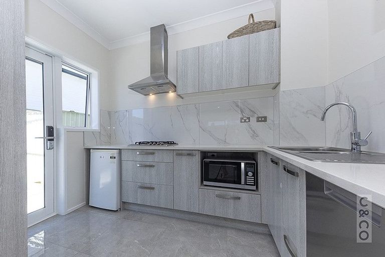 Photo of property in 2 Tauwaka Crescent, Riverhead, 0820