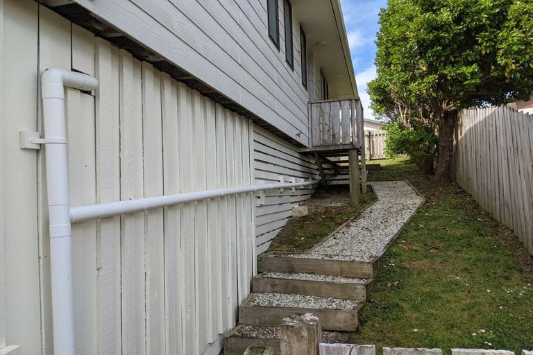 Photo of property in 60 Lavelle Road, Henderson, Auckland, 0612