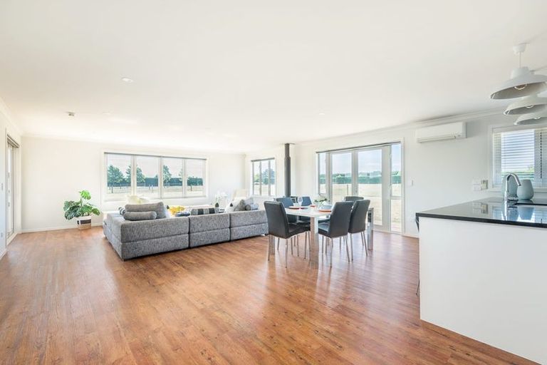 Photo of property in 1/616 Halkett Road, West Melton, Christchurch, 7671