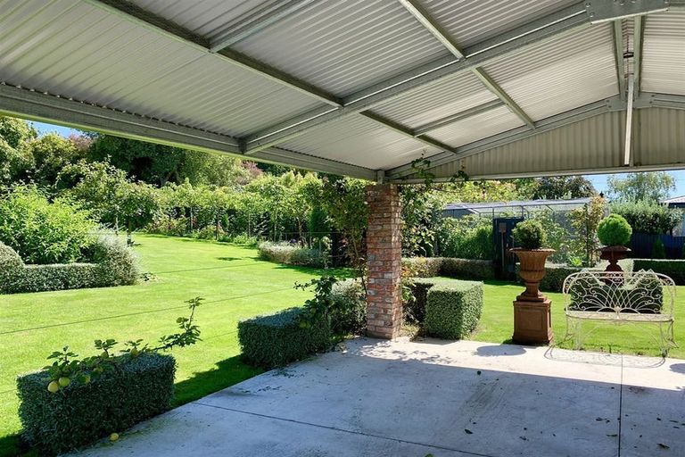 Photo of property in 22 Domain Road, Waipawa, 4210