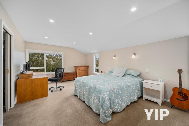 Photo of property in 15 Robert Street, Newlands, Wellington, 6037