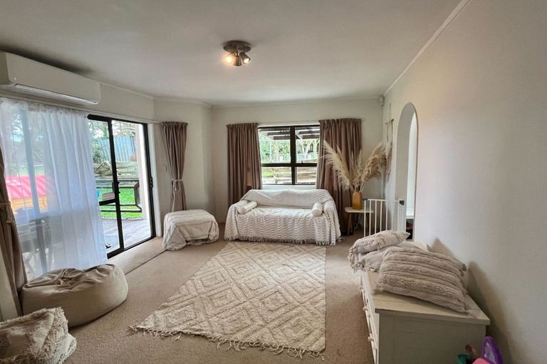 Photo of property in 1/7 Waverley Avenue, Glenfield, Auckland, 0629