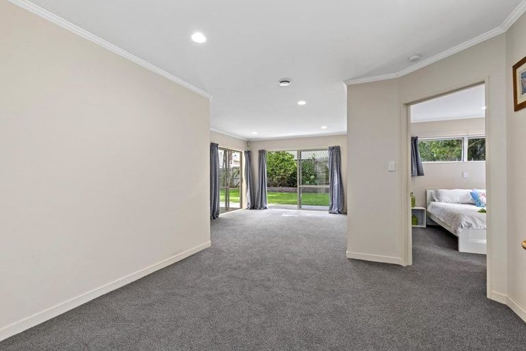 Photo of property in 26 Bundoran Way, Pinehill, Auckland, 0632