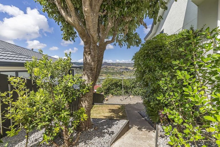 Photo of property in 13 Chastudon Place, Tawa, Wellington, 5028