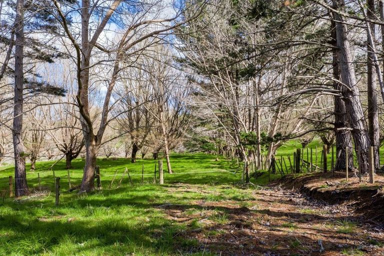 Photo of property in 16 Otara Road, Kaiwaka, 0573