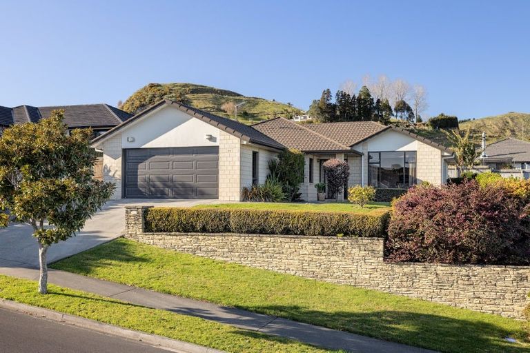 Photo of property in 11 Ballintoy Park Drive, Welcome Bay, Tauranga, 3175
