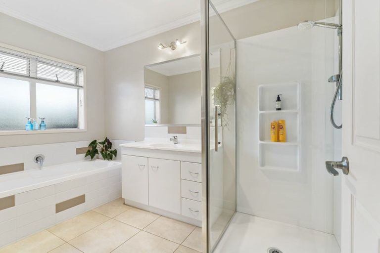 Photo of property in 36 Waterside Drive, Pyes Pa, Tauranga, 3112