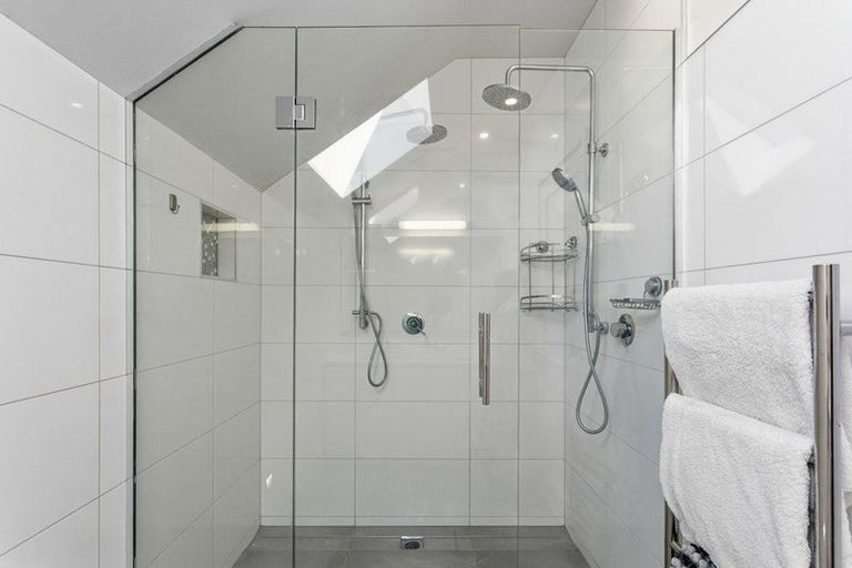 Photo of property in 190 Fendalton Road, Fendalton, Christchurch, 8052