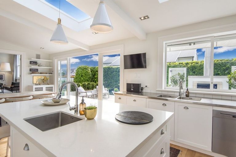 Photo of property in 126 Calliope Road, Stanley Point, Auckland, 0624