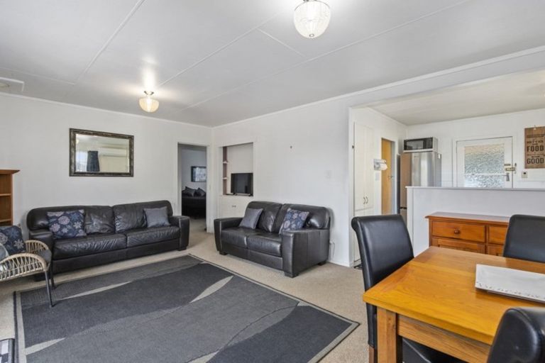 Photo of property in 72b Oakfield Crescent, Pukete, Hamilton, 3200