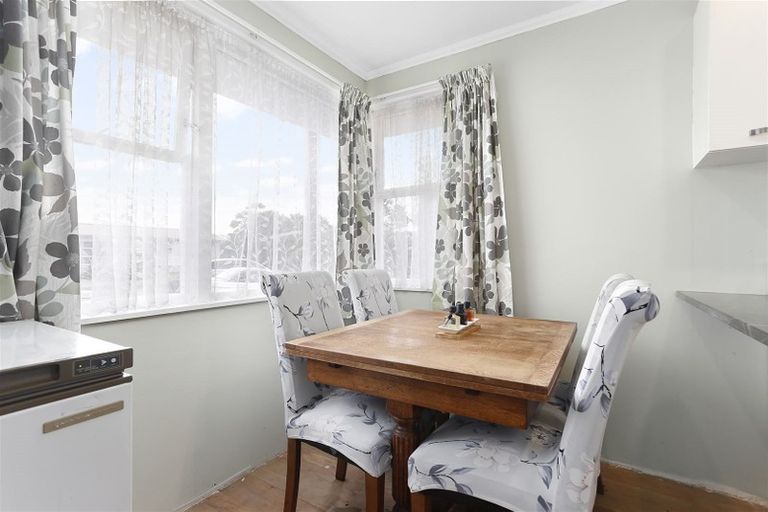 Photo of property in 99 Cargill Street, Papakura, 2110