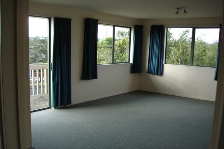 Photo of property in 5 Arlette Place, Massey, Auckland, 0614