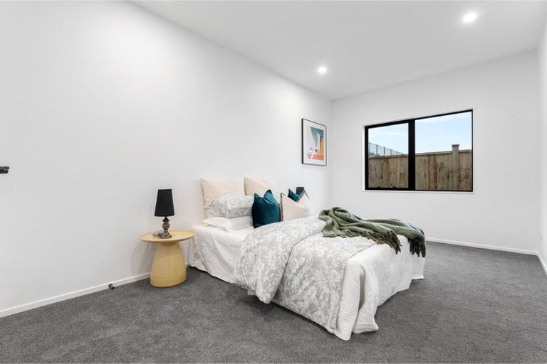Photo of property in 32 Streamview Way, Long Bay, 0792
