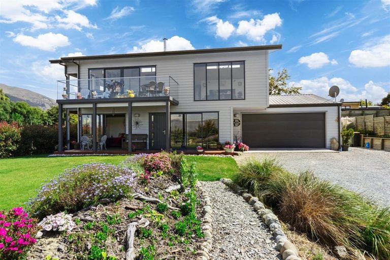 Photo of property in 7 Moraine Place, Lake Hawea, Wanaka, 9382