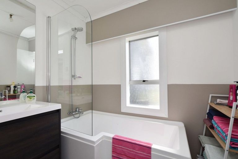 Photo of property in 174 Dalrymple Street, Strathern, Invercargill, 9812