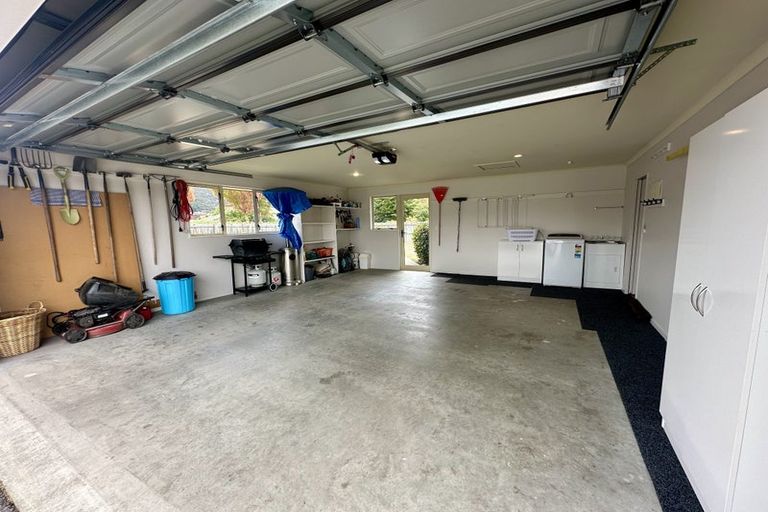 Photo of property in 17 Ash Avenue, Albert Town, Wanaka, 9305