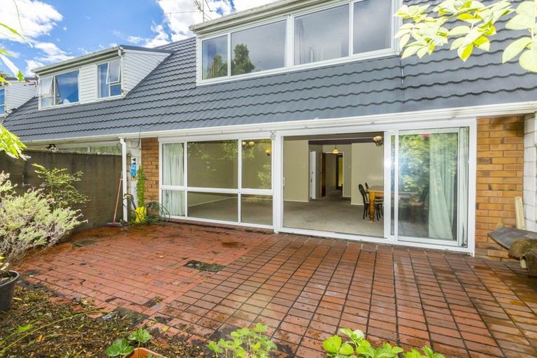 Photo of property in 3/8 Wai-iti Crescent, Woburn, Lower Hutt, 5010