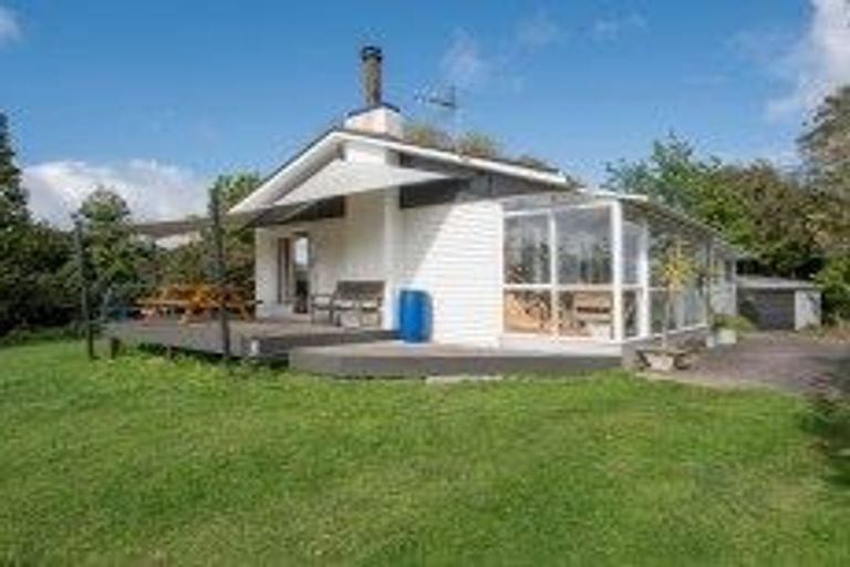 Photo of property in 27 Waikite Road, Welcome Bay, Tauranga, 3112