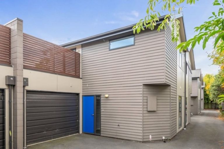 Photo of property in 2/450 Barbadoes Street, Edgeware, Christchurch, 8013